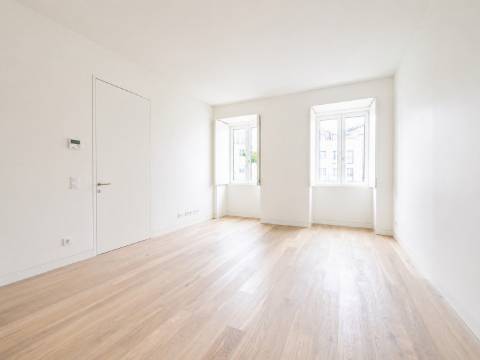Apartamento T2 novo a estrear em Condomínio fechado na Estrela