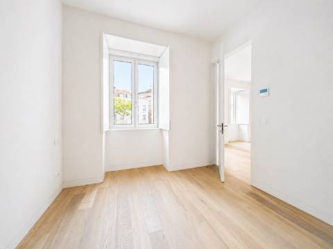 Apartamento T2 novo a estrear em Condomínio fechado na Estrela
