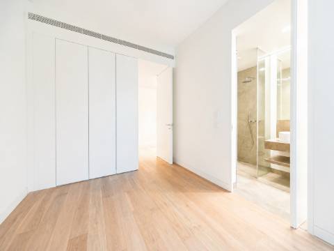Apartamento T2 novo a estrear em Condomínio fechado na Estrela