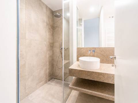 Apartamento T2 novo a estrear em Condomínio fechado na Estrela