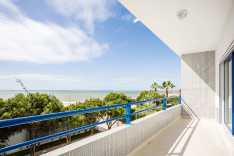 Apartamento T2 - Frente Mar, Quarteira