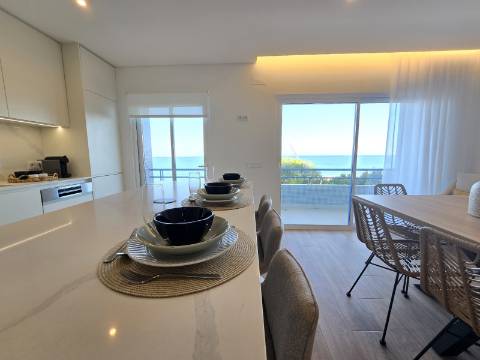 Apartamento T2 - Frente Mar, Quarteira