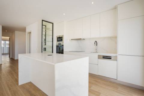 Apartamento T2 - Frente Mar, Quarteira