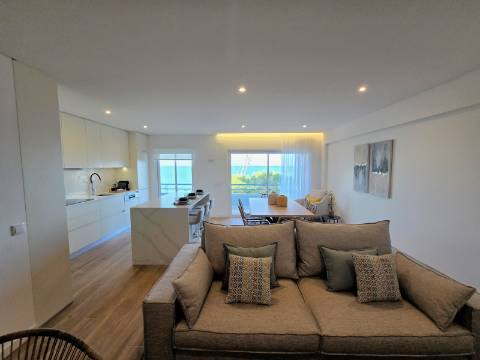 Apartamento T2 - Frente Mar, Quarteira