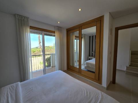 Moradia em banda V3 - The Crest