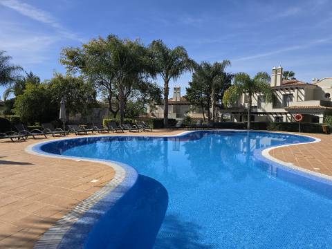 Moradia em banda V3 - The Crest