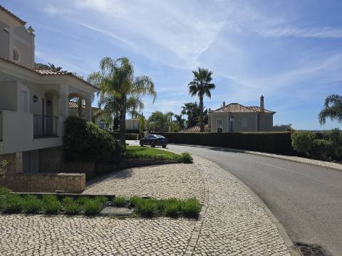 Moradia em banda V3 - The Crest