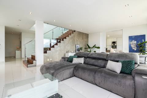 Moradia V4 - Perto da Praia de Faro