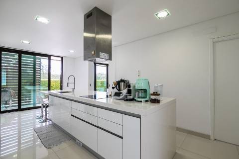 Moradia V4 - Perto da Praia de Faro