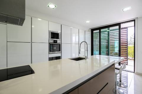 Moradia V4 - Perto da Praia de Faro