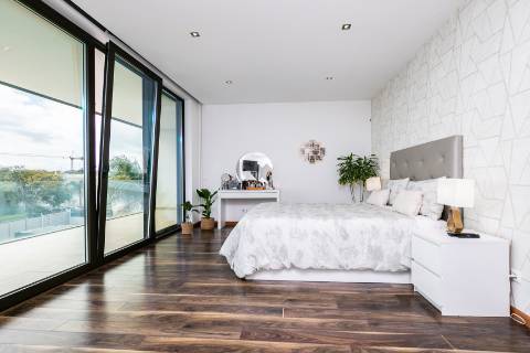 Moradia V4 - Perto da Praia de Faro