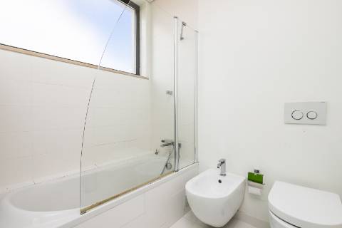 Moradia V4 - Perto da Praia de Faro