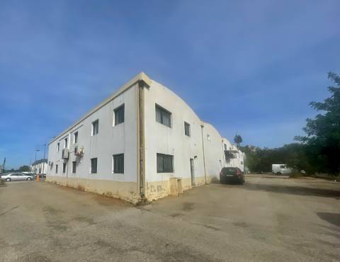 Armazém para venda- Vilamoura