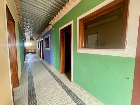 Armazém para venda- Vilamoura