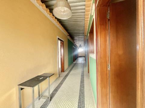 Armazém para venda- Vilamoura