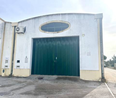 Armazém para venda- Vilamoura