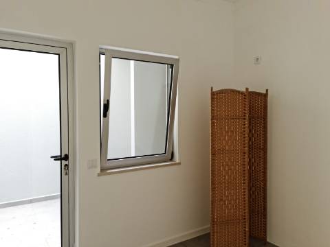 Apartamento T4 para venda na baixa de Faro