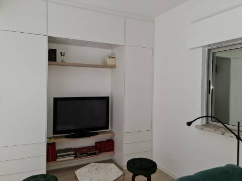 Apartamento T4 para venda na baixa de Faro