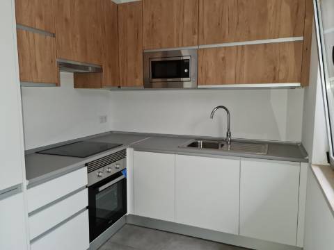 Apartamento T4 para venda na baixa de Faro