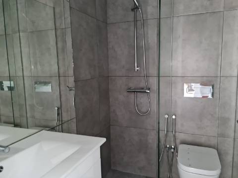 Apartamento T4 para venda na baixa de Faro