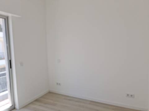 Apartamento T4 para venda na baixa de Faro