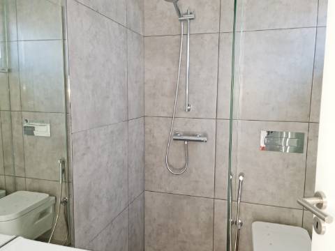 Apartamento T4 para venda na baixa de Faro