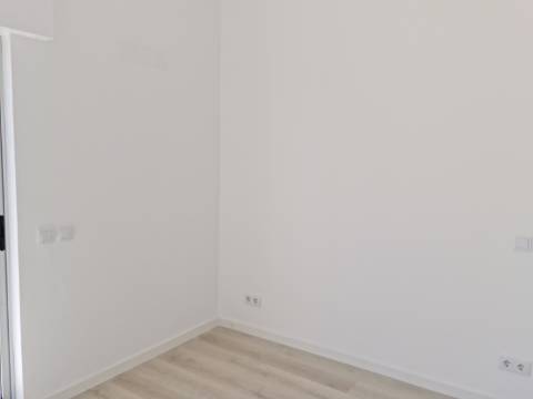 Apartamento T4 para venda na baixa de Faro