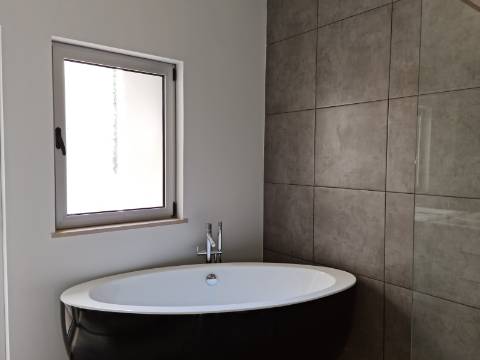 Apartamento T4 para venda na baixa de Faro