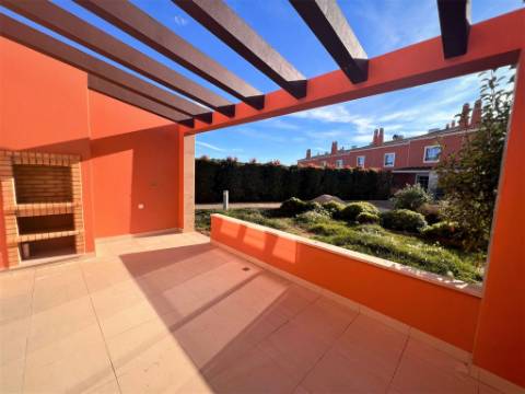 Moradia V3 em condominio fechado- Alcantarilha Orange- novo