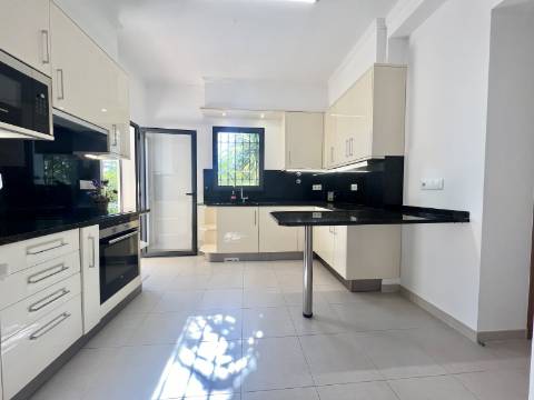 Moradia V4 - Guia, Albufeira