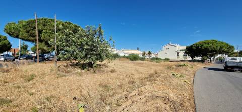 Terreno urbano para construção de prédio residencial e comercial