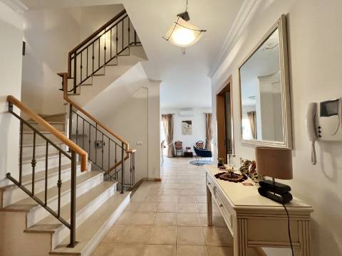 Moradia em Banda - Boliqueime