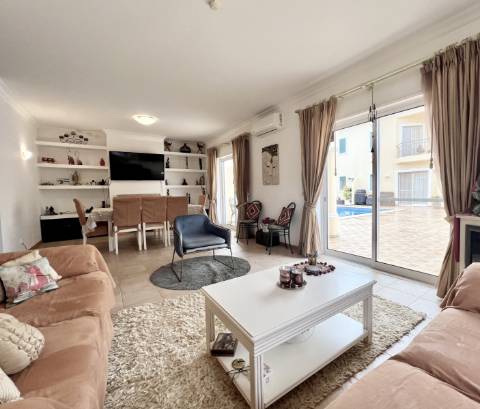 Moradia em Banda - Boliqueime