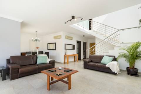 Moradia V3 + 1 - Quarteira