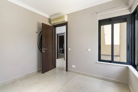 Moradia V3 + 1 - Quarteira