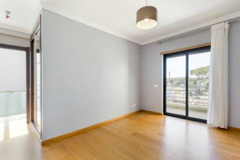 Moradia V3 + 1 - Quarteira