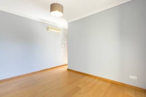 Moradia V3 + 1 - Quarteira