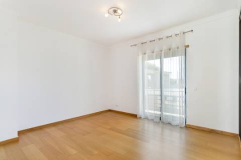 Moradia V3 + 1 - Quarteira