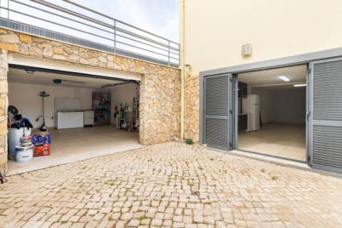 Moradia V3 + 1 - Quarteira