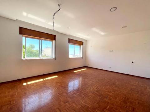 Venda - Apartamento T3 em Loulé