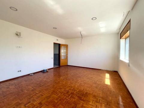 Venda - Apartamento T3 em Loulé