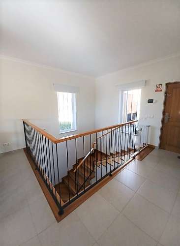 Moradia V3 em banda - Mexilhoeira Grande