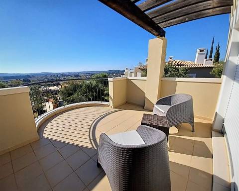 Moradia V3 em banda - Mexilhoeira Grande