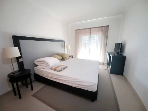 Moradia V3 em banda - Mexilhoeira Grande