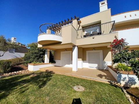 Moradia V3 em banda - Mexilhoeira Grande