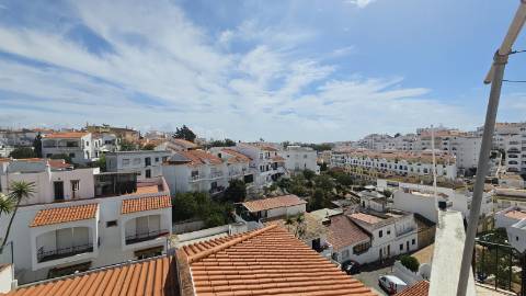 Apartamento T3 para remodelar em Albufeira