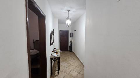 Apartamento T3 para remodelar em Albufeira