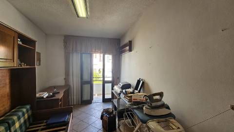 Apartamento T3 para remodelar em Albufeira