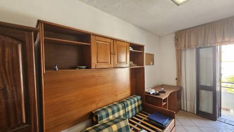 Apartamento T3 para remodelar em Albufeira