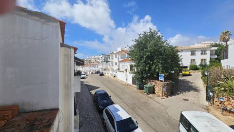 Apartamento T3 para remodelar em Albufeira
